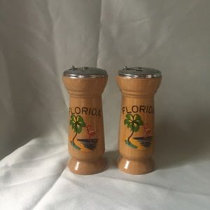 Florida Wooden Vintage Salt n Pepper Shaker Set